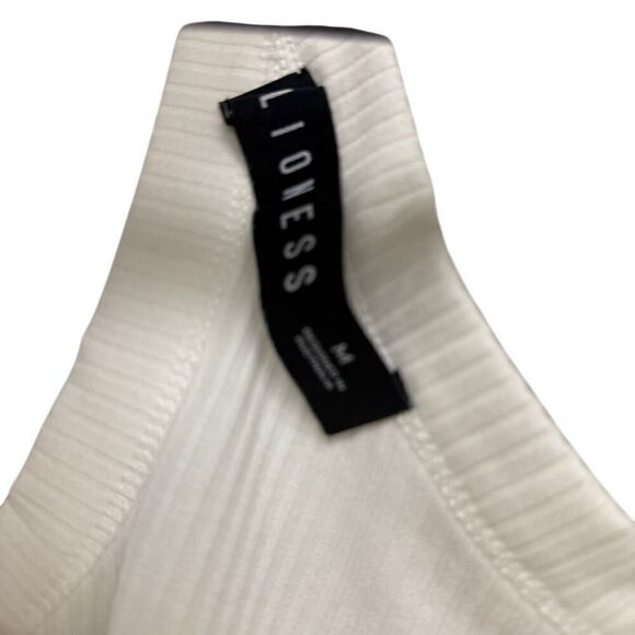 Lioness white ribbed one shoulder cropped top size medium - Picture 2 of 3